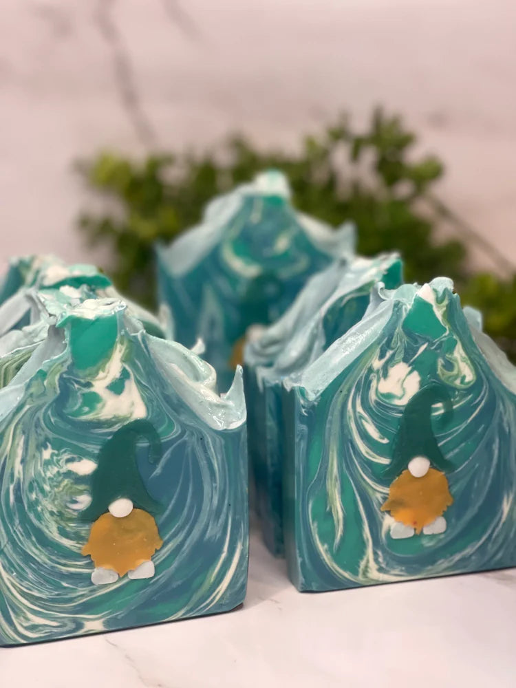 Hand Crafted Artisan Bar Soap | Lucky Leprechaun  | London Calling Scent | Natural Ingredients | 5.3 oz. Bar | Perfect Blend Of Mint, Ginger, & Clove | Exfoliating Soap | Leaves Skin Glowing
