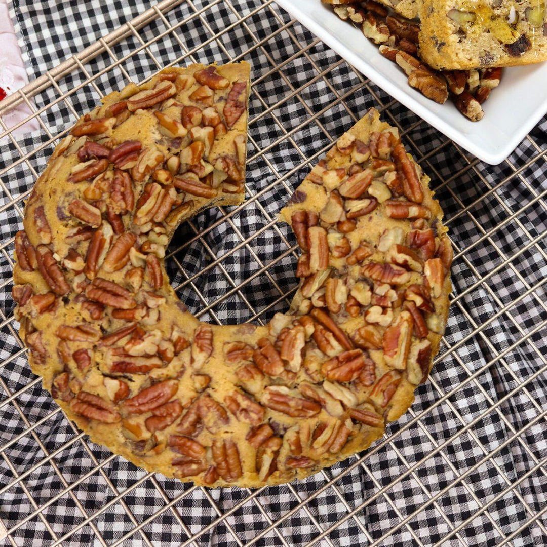 Southern Pecan Cake | 24 oz | Beatrice Bakery