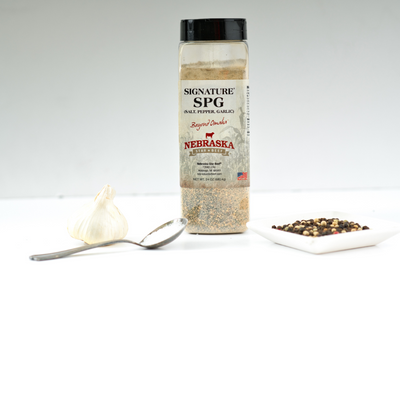 Salt, Pepper, Garlic Seasoning | 24 oz. | Perfect Blend Of Savory Garlic With Zing From Black & White Pepper | Symphony Of 3 Timeless Spices | Add On Meat, Vegetables, And Everything Else | Adds A Bold, Robust Flavor To Any Dish | Nebraska Seasoning