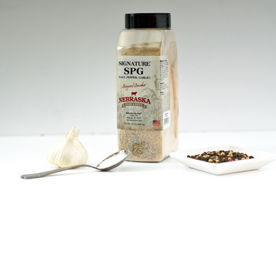 Salt, Pepper, Garlic Seasoning | 24 oz. | Perfect Blend Of Savory Garlic With Zing From Black & White Pepper | Symphony Of 3 Timeless Spices | Add On Meat, Vegetables, And Everything Else | Adds A Bold, Robust Flavor To Any Dish | Nebraska Seasoning