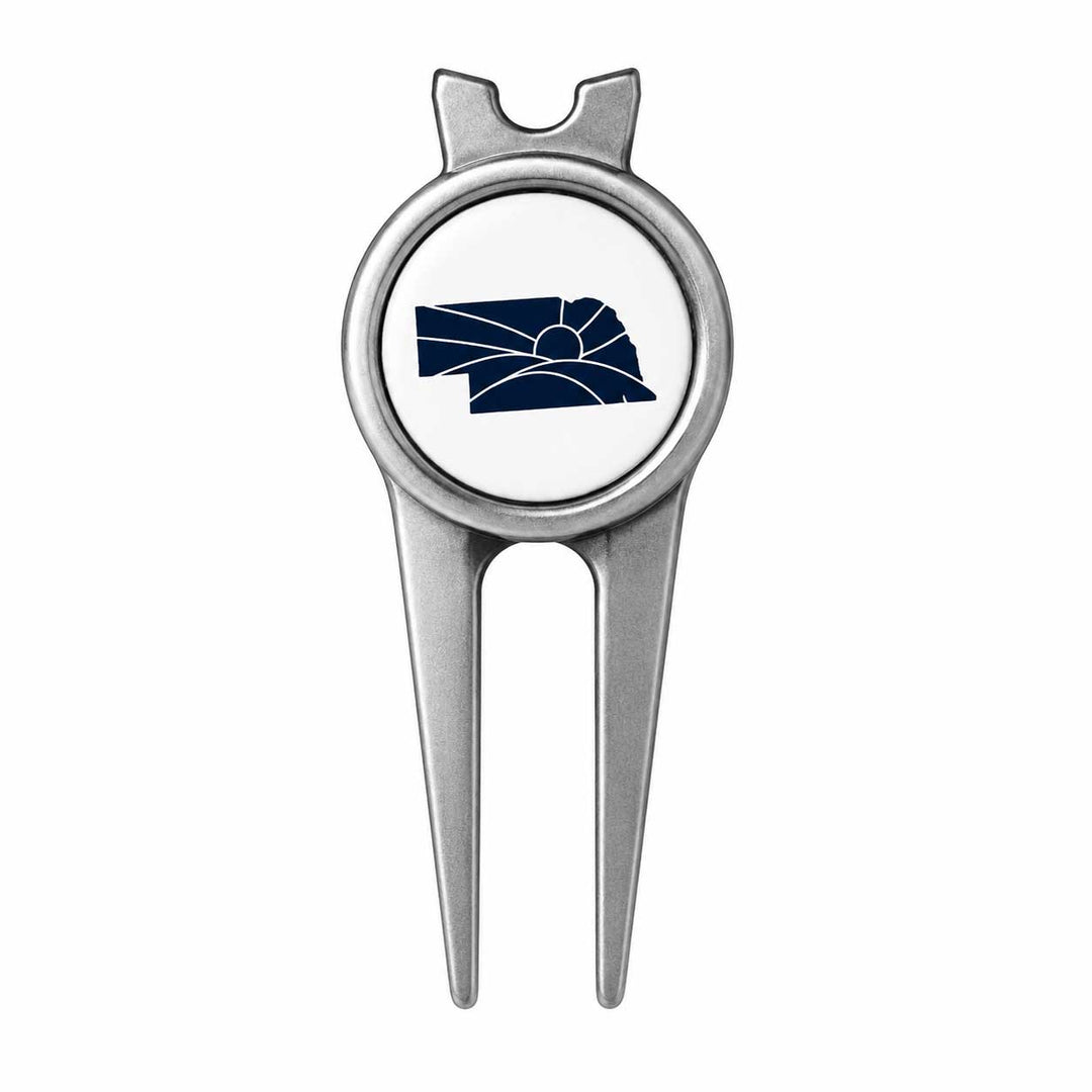 Divot tool