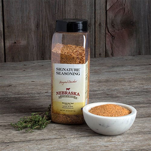 Signature Steak Seasoning | 32 oz. Bottle | Bright & Vibrant Flavor | Designed To Elevate Your Steak Experience | Coarse Salt Kernels | Hint Of Citrus Zest | Adds A New Dimension To All Meats | Ultimate Steak Seasoning