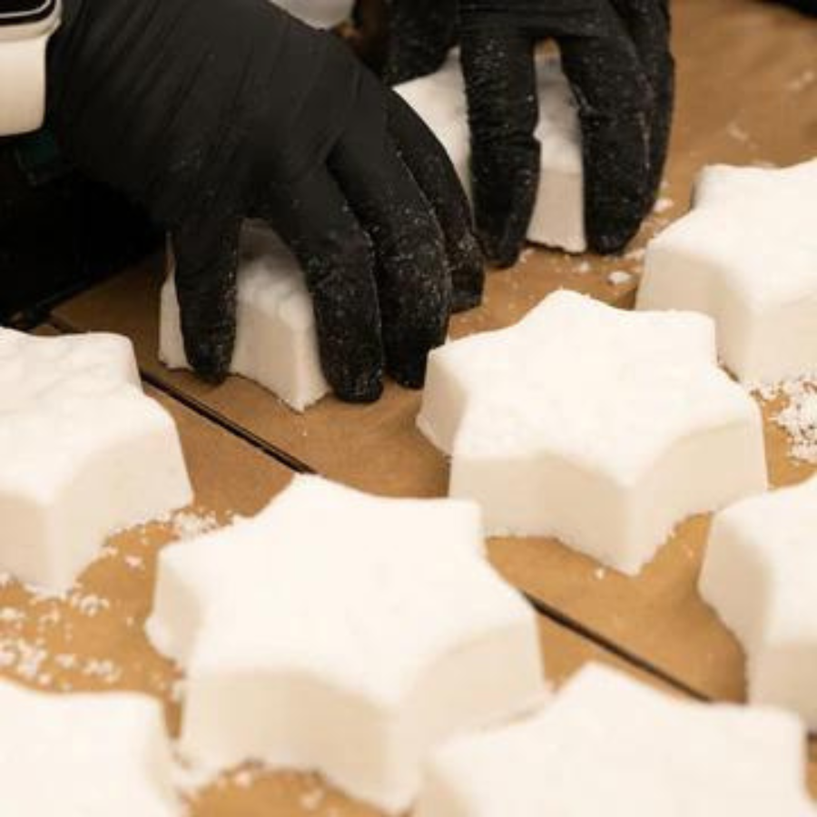 Peppermint Twist Froth Bomb | 5 oz | Pacha Soap Company