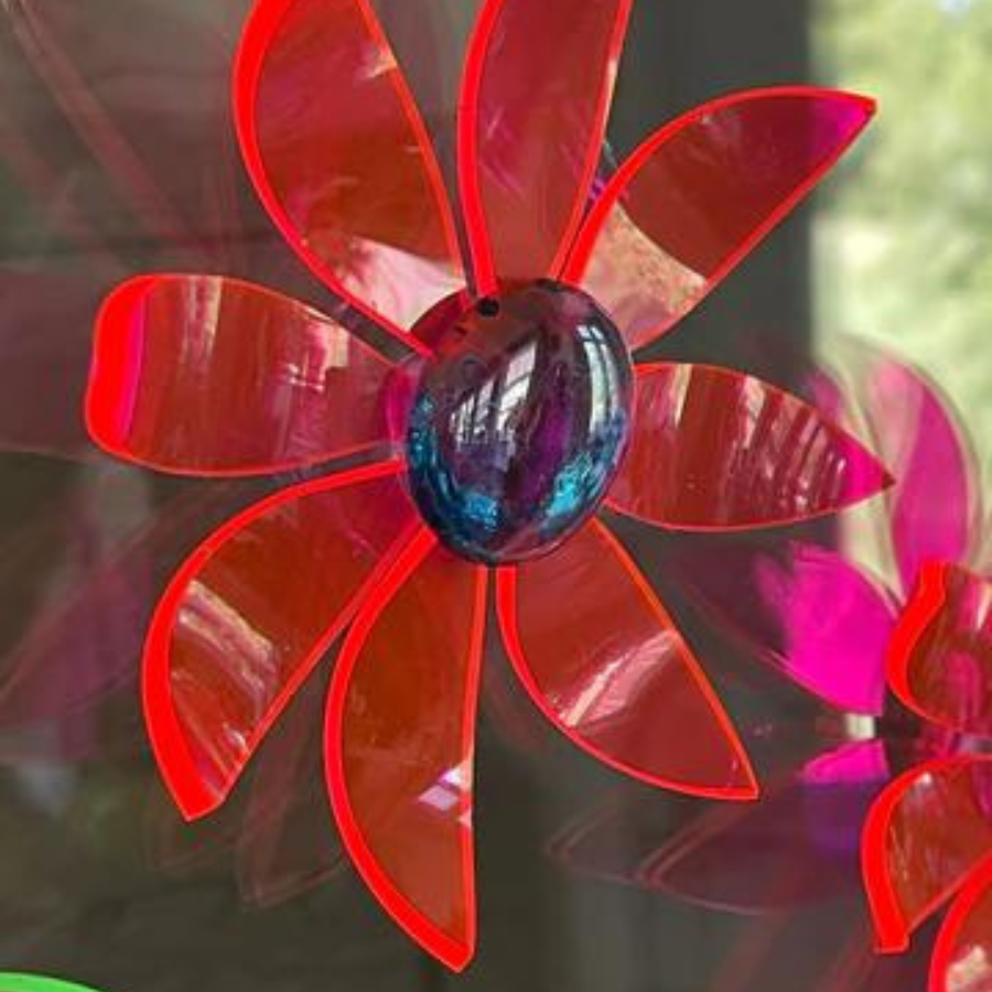 Flower Suncatcher With Suction Cup | Multiple Colors | Glowing Creation