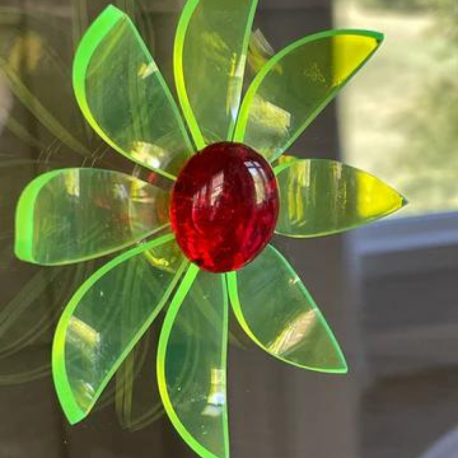 Flower Suncatcher With Suction Cup | Multiple Colors | Glowing Creation