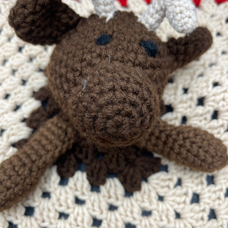 Christmas Lovey Blanket | DiAnna Larson